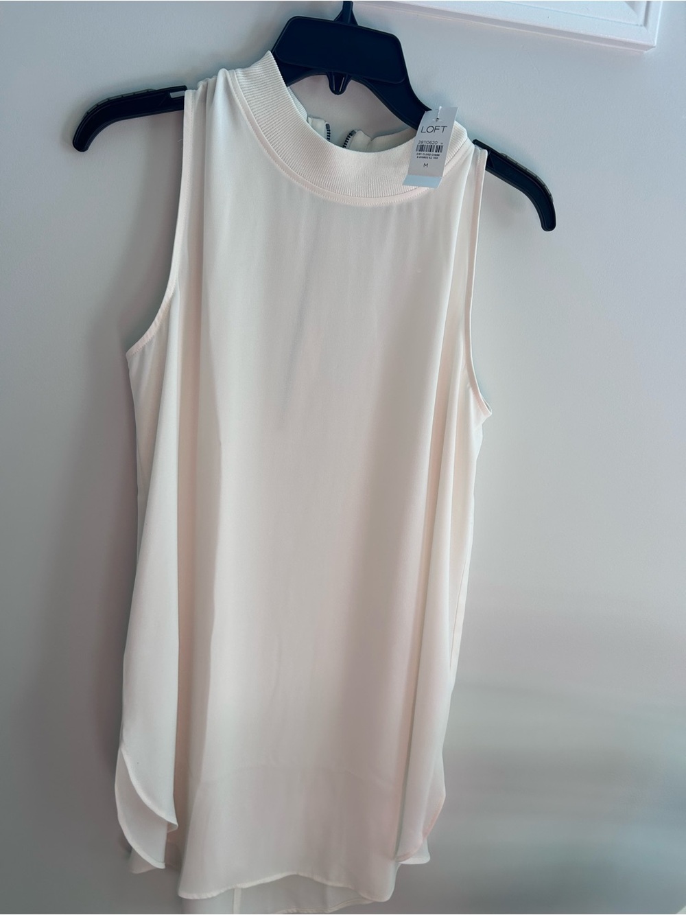 LOFT Cream Mock Neck Sleeveless Tank-M